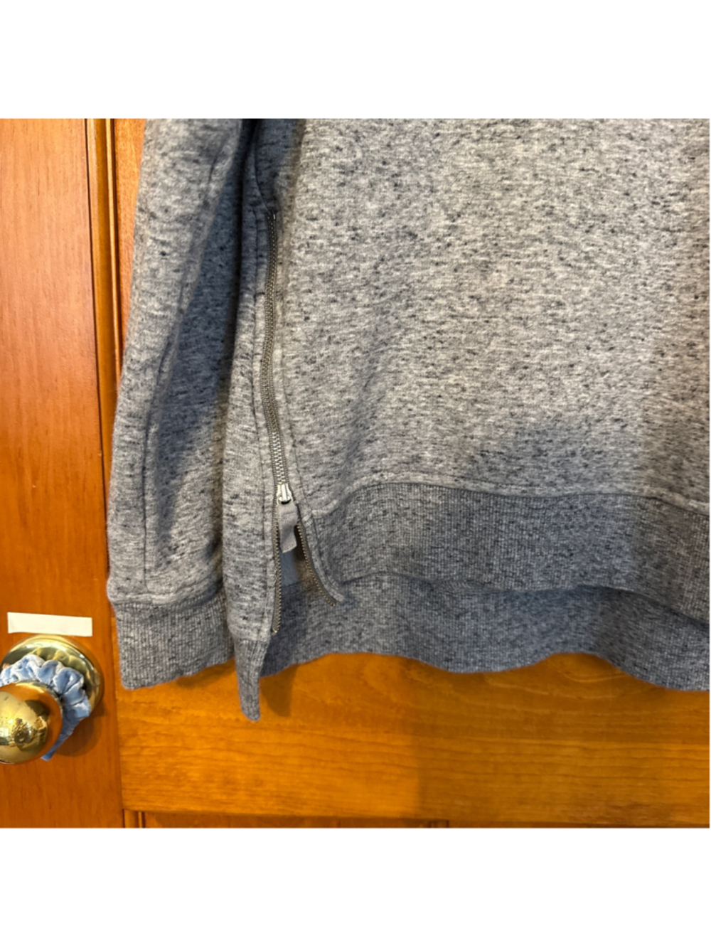 UGG Sweater - Picture 2 of 6